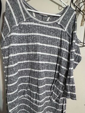 easel Gray and White Striped Long Sleeve Tunic